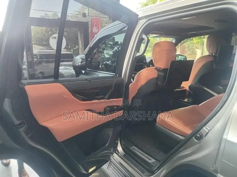 Lexus LX600 2024