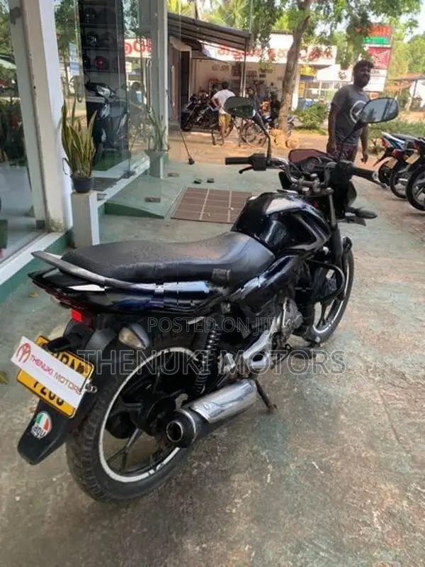 Bajaj Discover b n 2015