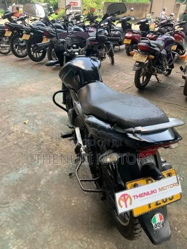 Bajaj Discover b n 2015
