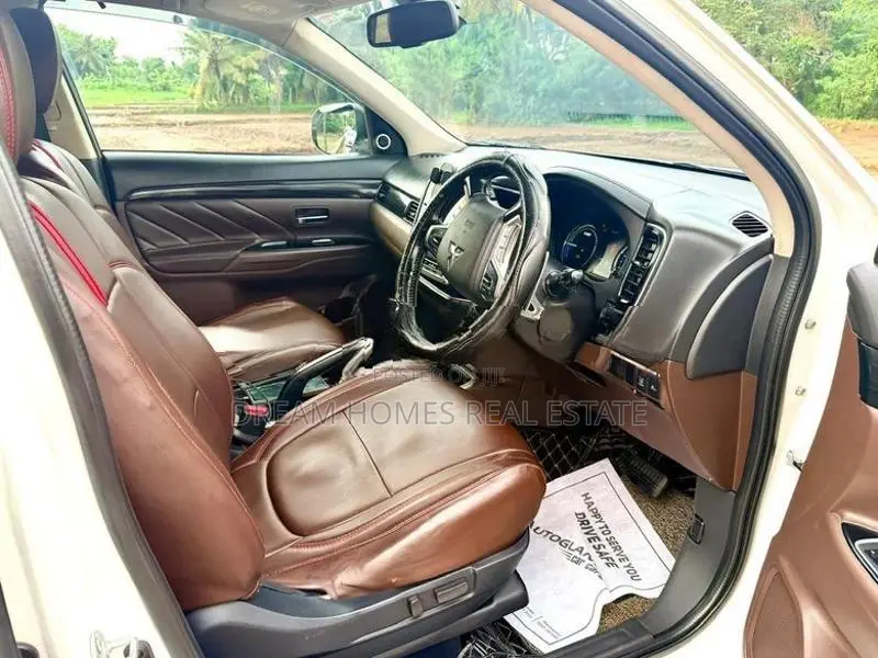 Mitsubishi Outlander 2015