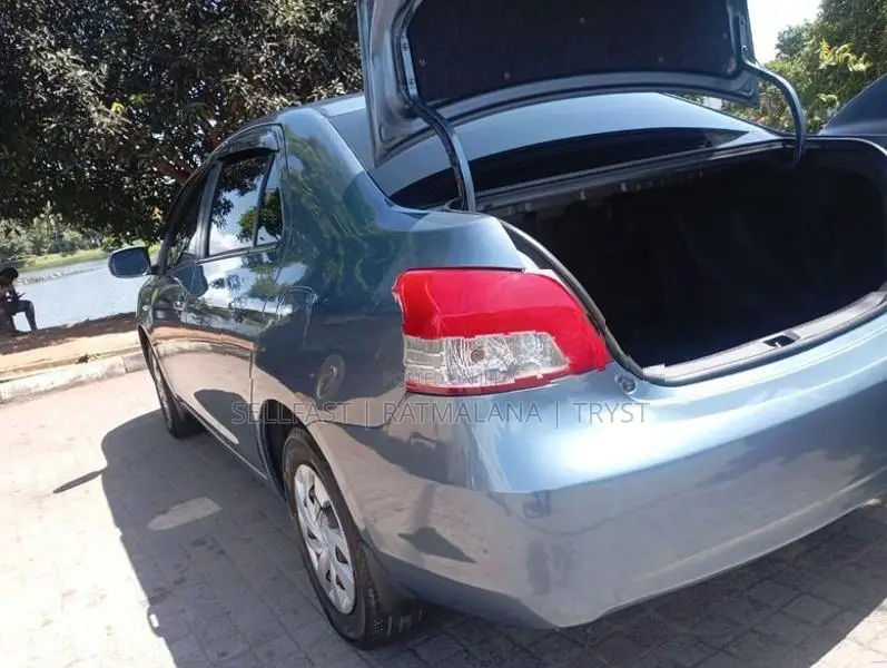 Toyota Belta 2007