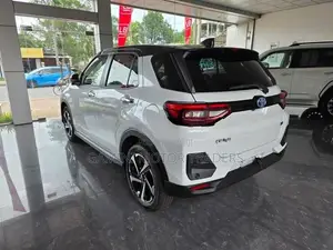 Toyota Raize Z Bsm 2026
