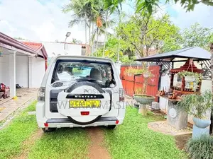 Mitsubishi Montero GLX 2013