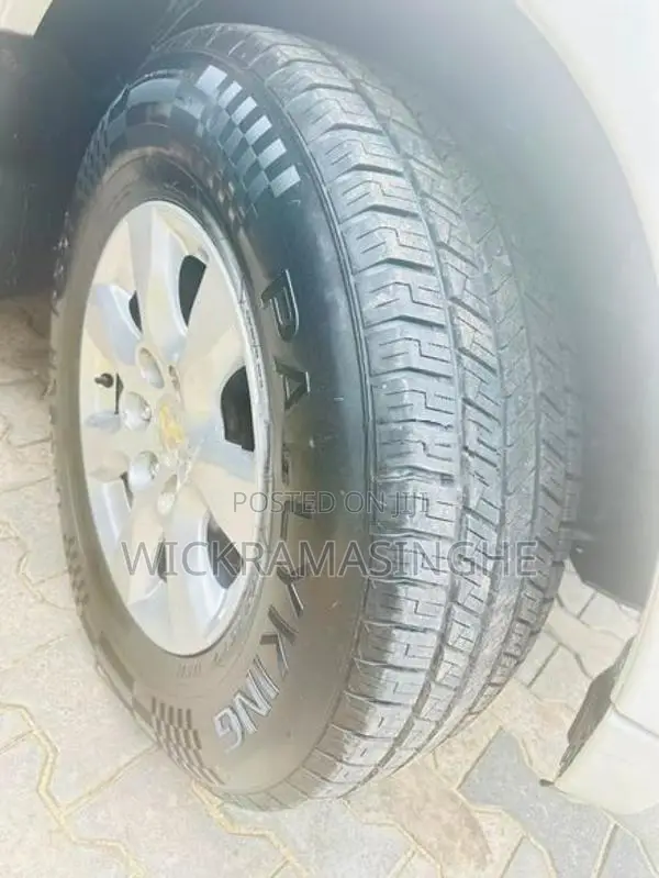 Mitsubishi Montero GLX 2013