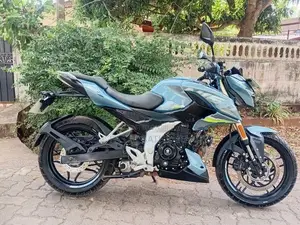 Bajaj Pulsar NS160 2025