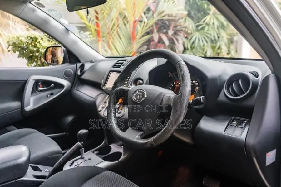 Toyota RAV4 2015