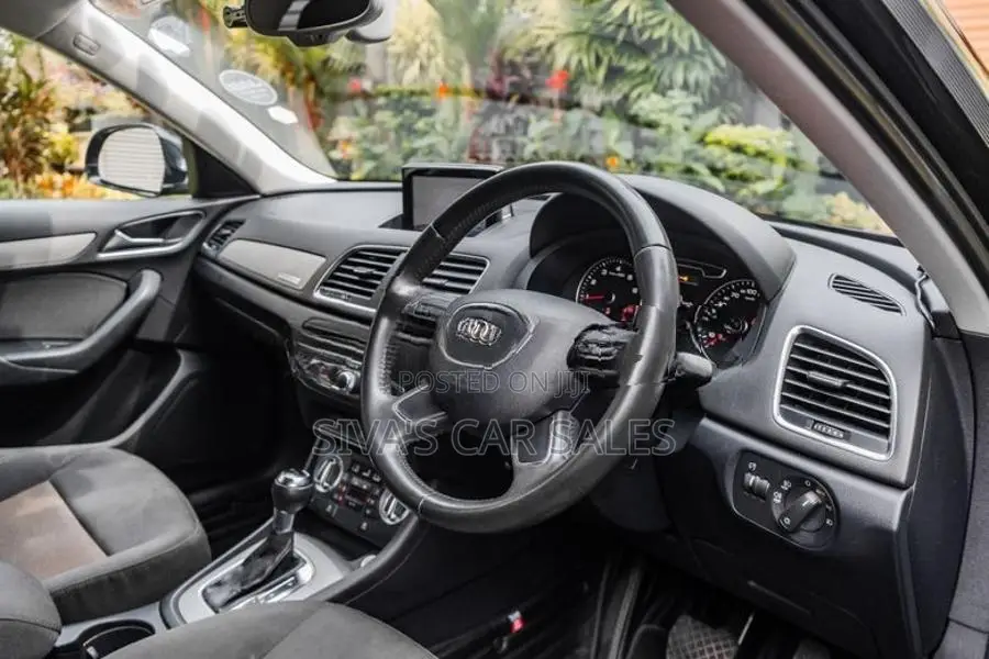Audi Q3 2 L 2013