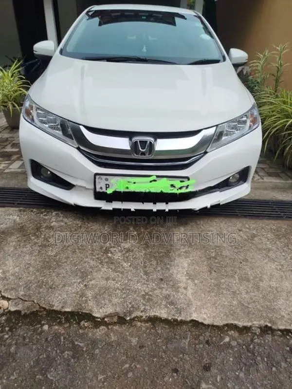 Honda Grace 2015