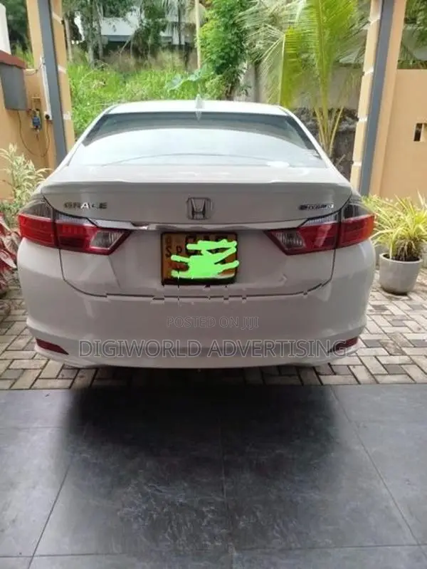 Honda Grace 2015