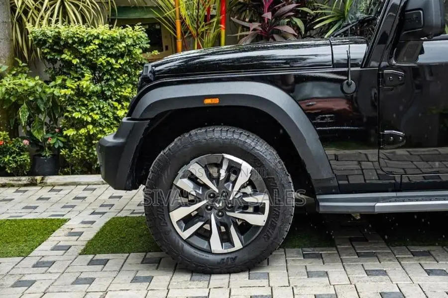 Mahindra Thar Roxx 2025
