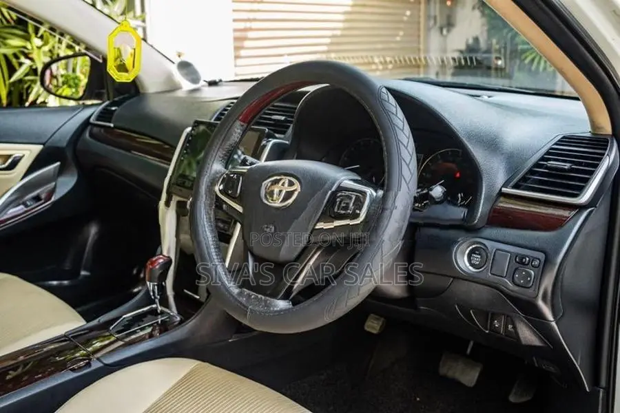 Toyota Premio G Superior 2017