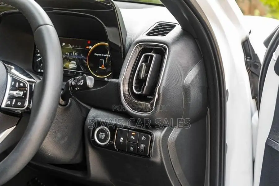 Kia Sonet GTX+ (Glacier White) 2026