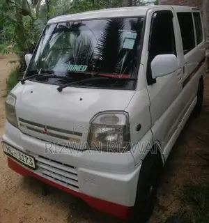 Mitsubishi Minicab 1999