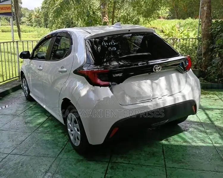 Toyota Yaris G LED Light 4WAY CAM 2024