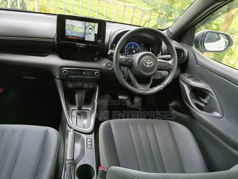 Toyota Yaris G LED Light 4WAY CAM 2024