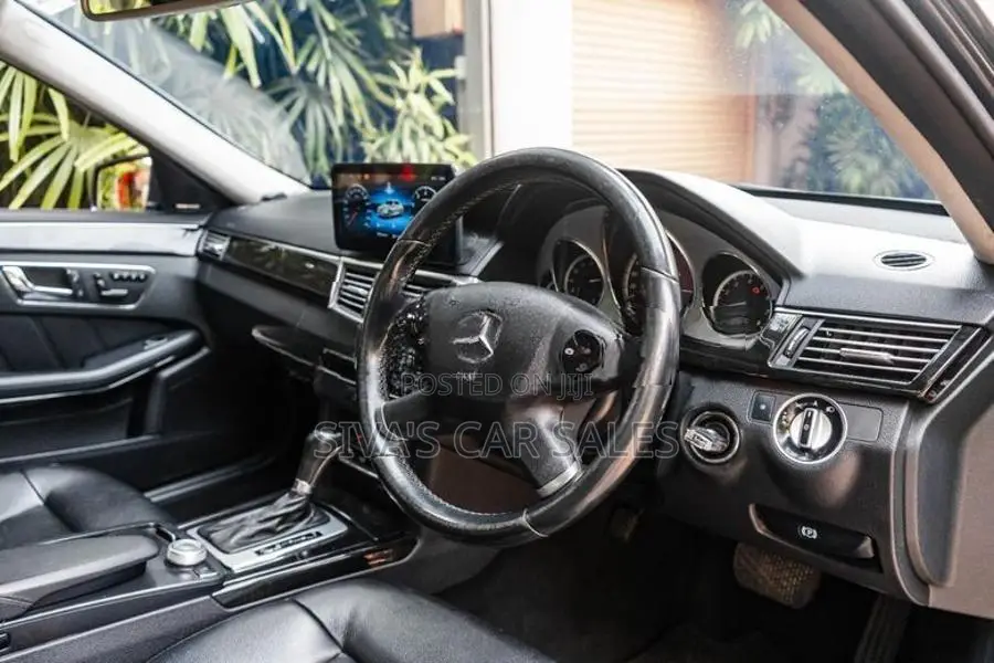 Mercedes Benz E200 2011