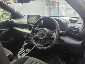 Toyota Yaris X 2023