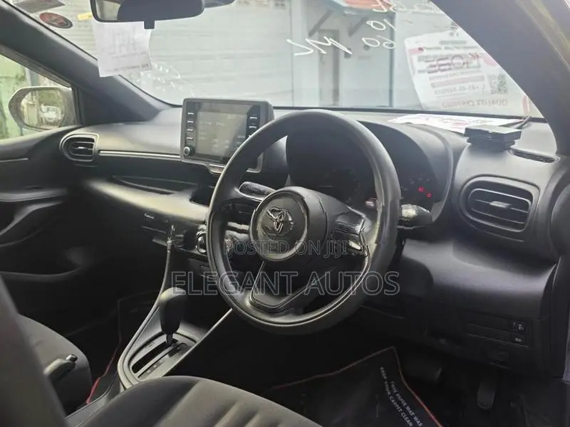 Toyota Yaris X 2023