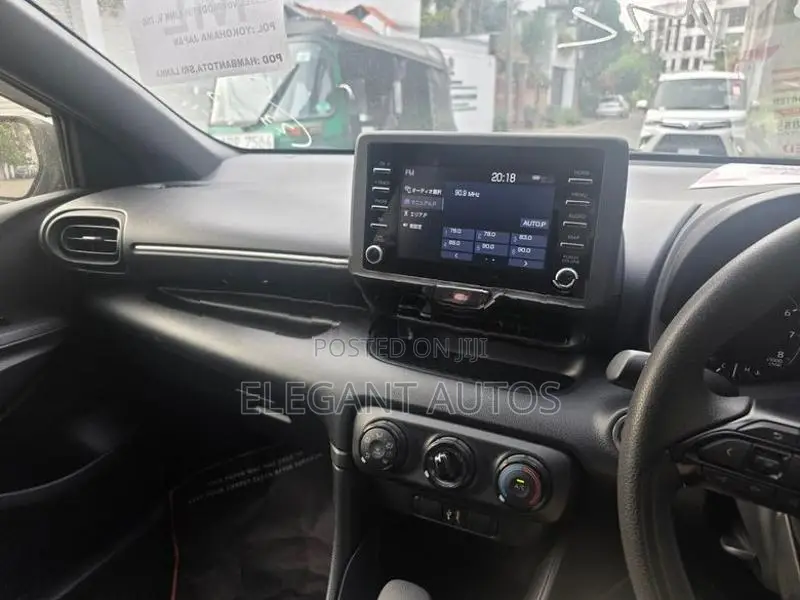 Toyota Yaris X 2023