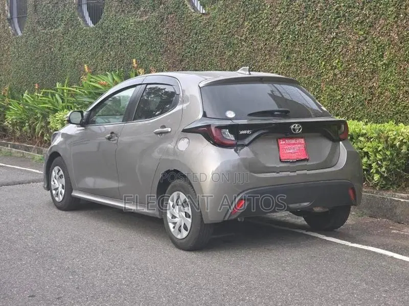Toyota Yaris X 2023