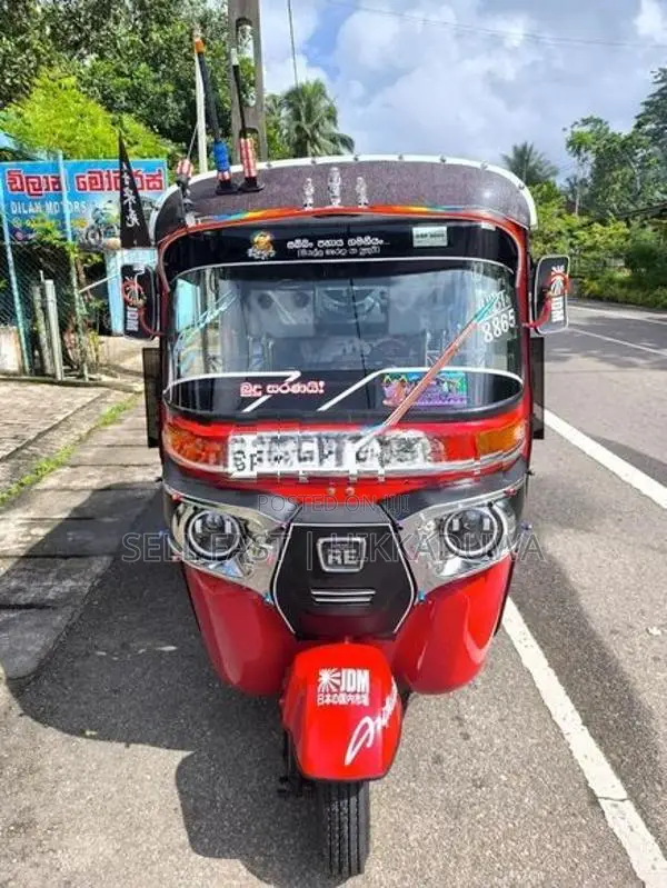 Bajaj RE 2017