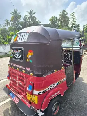 Bajaj RE 2017