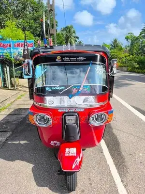 Bajaj RE 2011