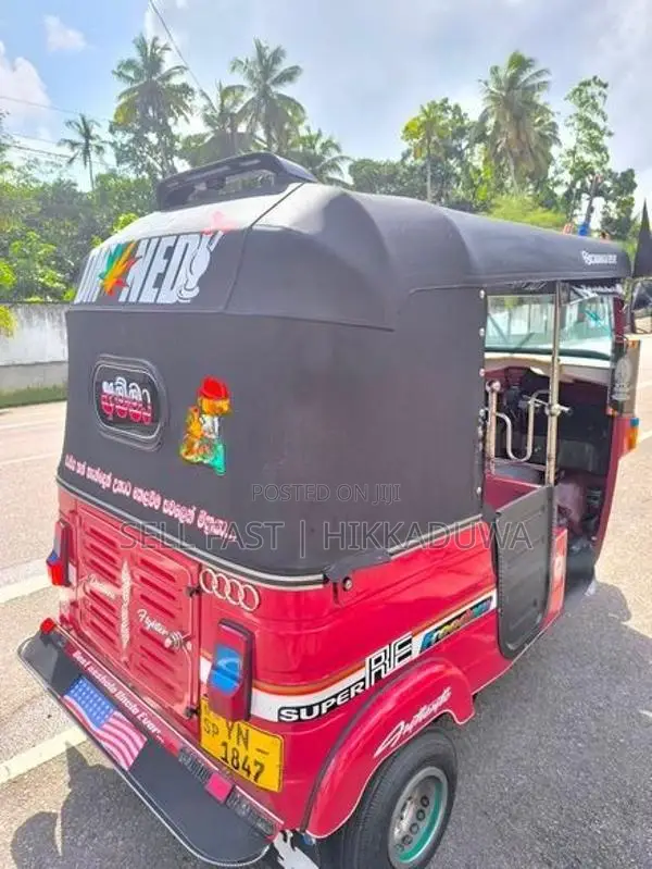 Bajaj RE 2011