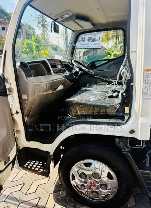 Mitsubishi Fuso Freezer Truck 14.5 2018