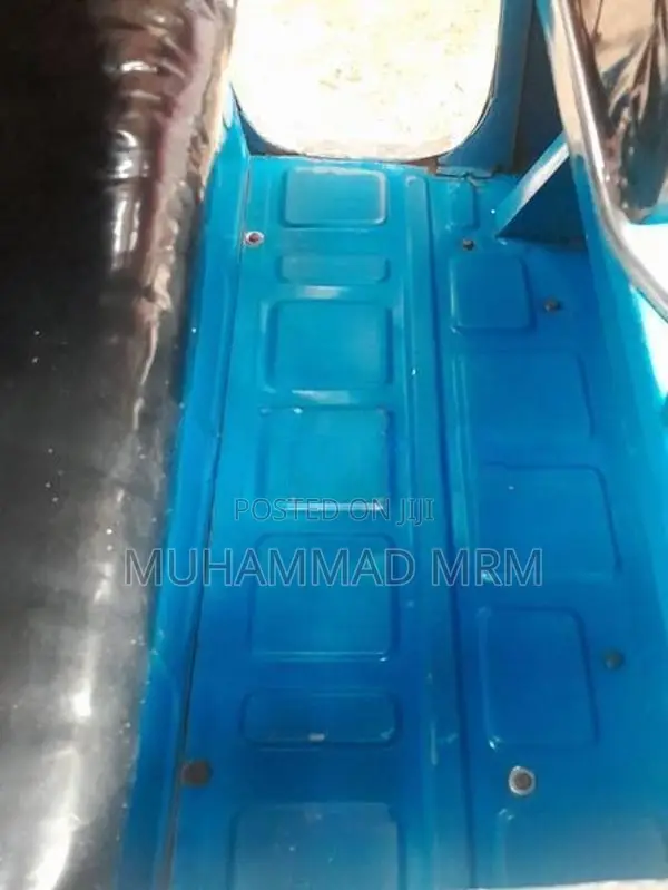 Bajaj RE 2008