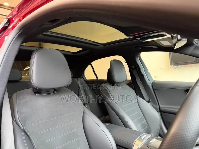 Mercedes Benz C200 AMG Premium Plus 2025