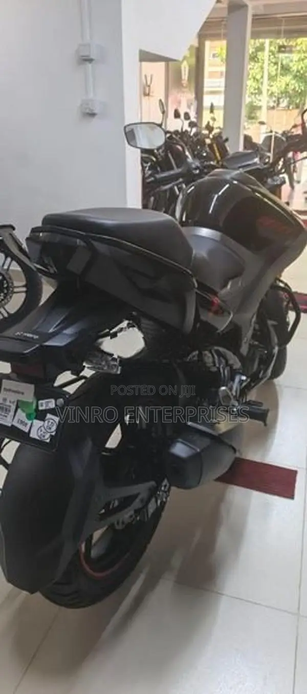 Hero Hunk 160R 2026