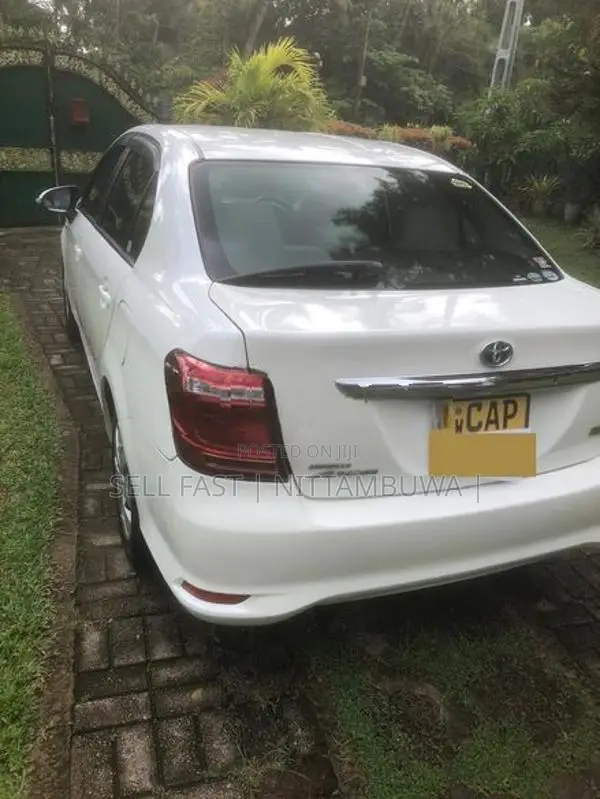 Toyota Axio 2015
