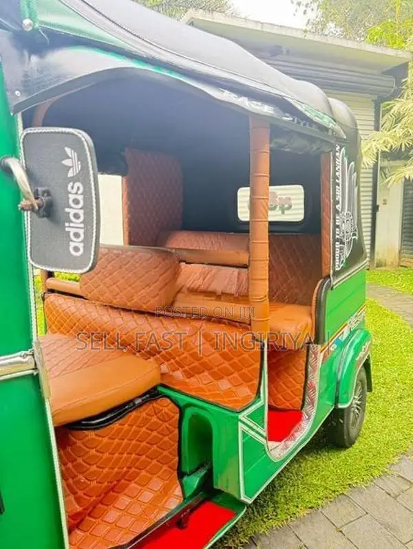 Bajaj RE Three Wheeler 2010