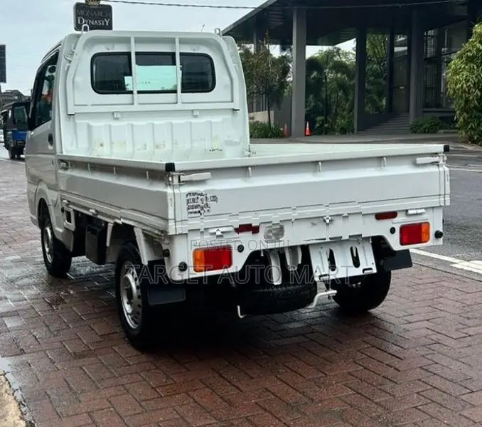 Nissan Clipper 2024