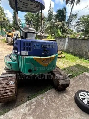 KOMATSU PC 40 MR EXCAVATOR