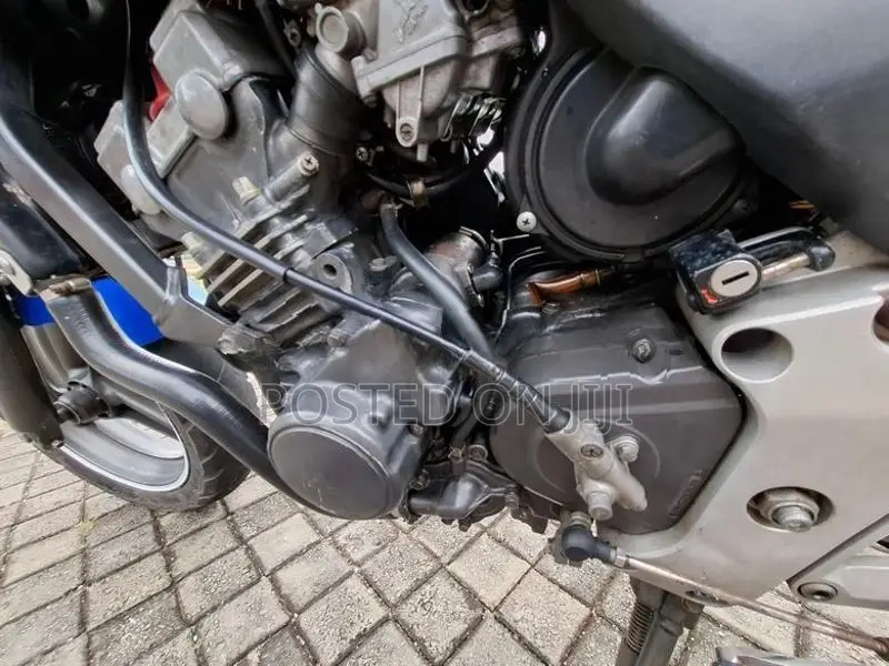 Honda Hornet 2020