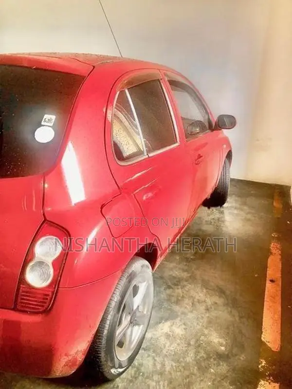 Nissan March 2010