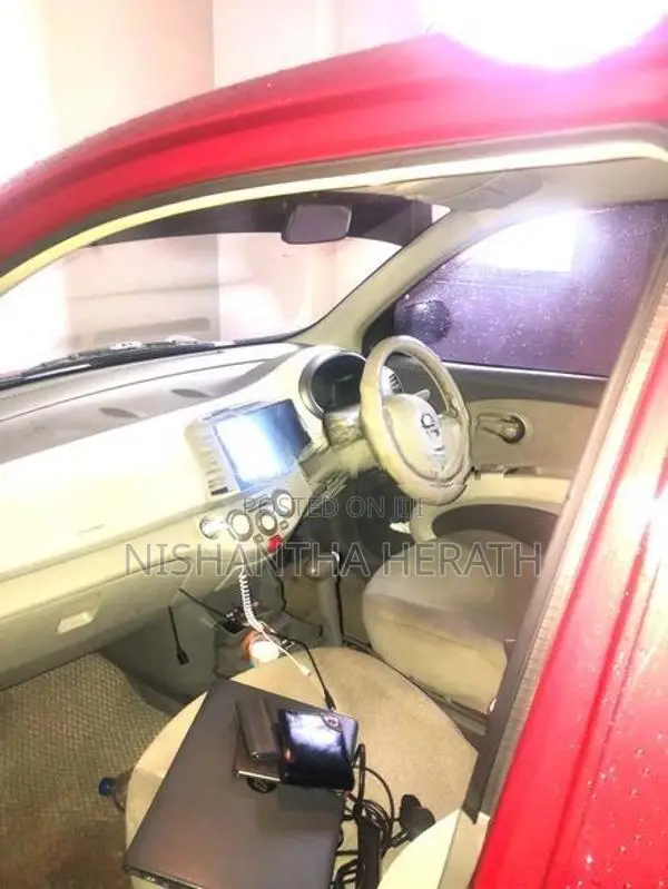 Nissan March 2010