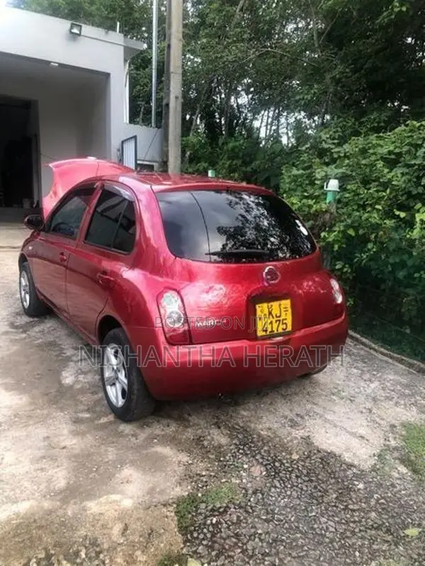 Nissan March 2010