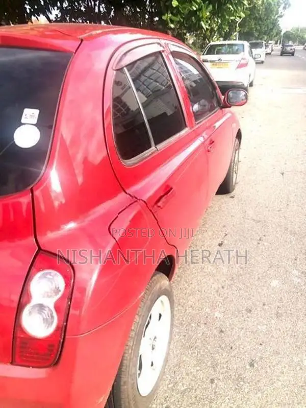 Nissan March 2010