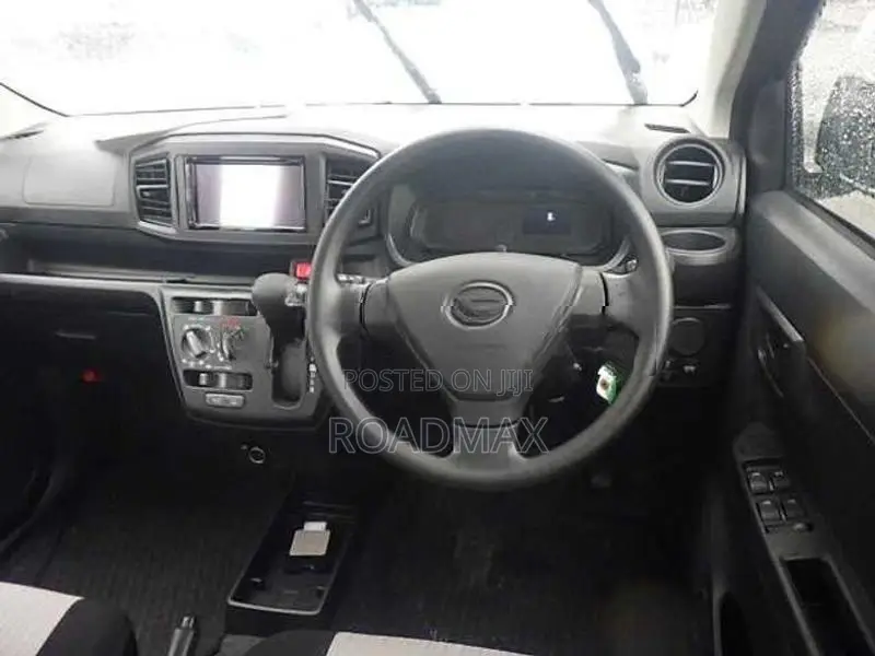 Daihatsu Mira 2024