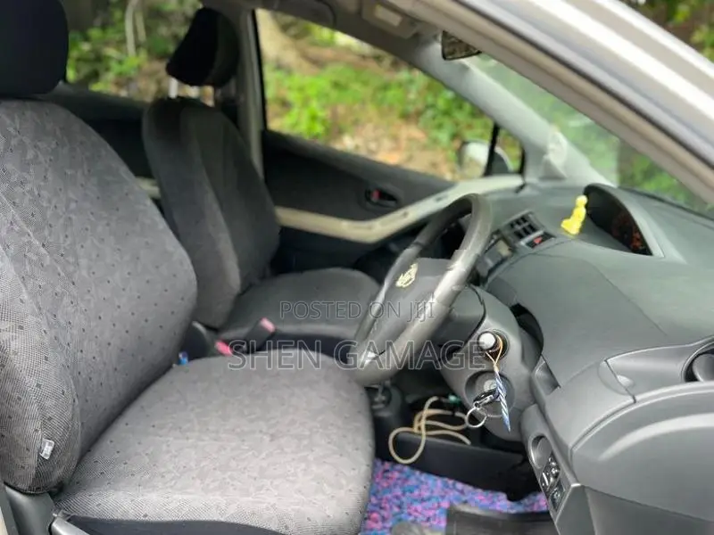 Toyota Vitz 2010