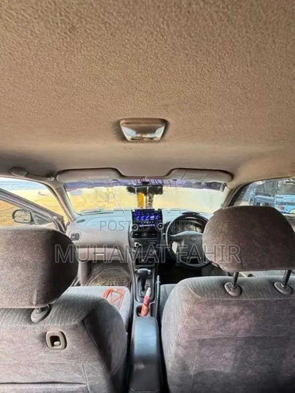 Nissan Sunny 2004