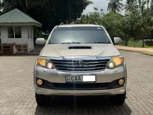 Toyota Fortuner 2013