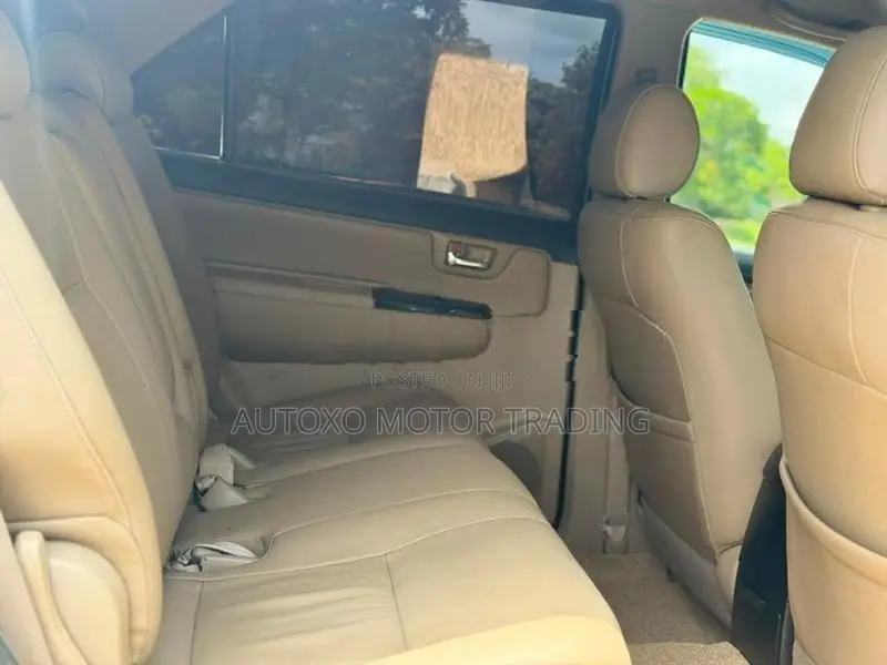 Toyota Fortuner 2013