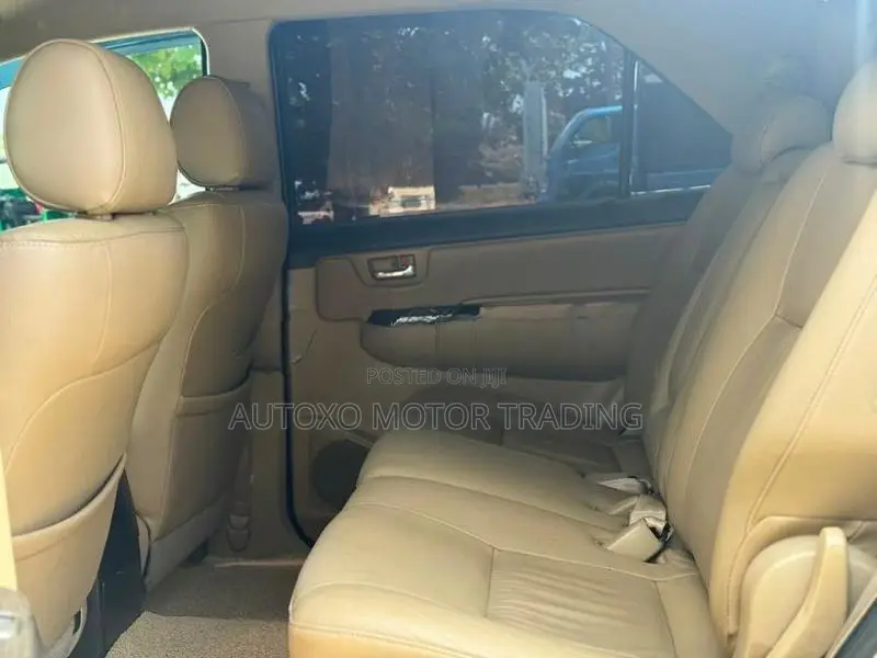 Toyota Fortuner 2013