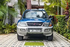 Mitsubishi Montero GDI Exceed 2000