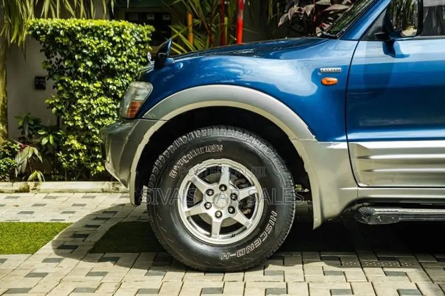 Mitsubishi Montero GDI Exceed 2000