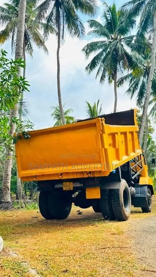 Ashok Leyland Comet Tipper 1613 2011